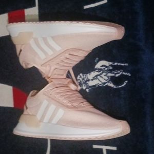 Adidas sneakers 👟